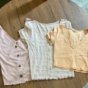 ✨3 Cropped Shirts Misc Brands Size: Small